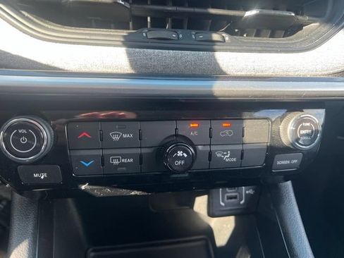 Used 2022 Jeep Compass Latitude AWD/4WD image 24