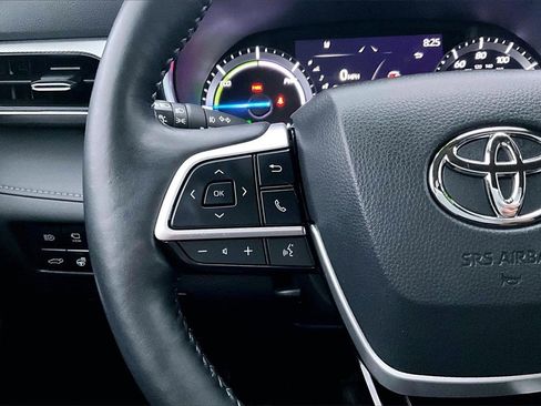 Used 2022 Toyota Highlander Platinum image 18