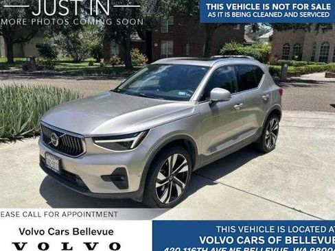 Used 2024 Volvo XC40 B5 Plus w/ Protection Package Premier AWD/4WD image 1