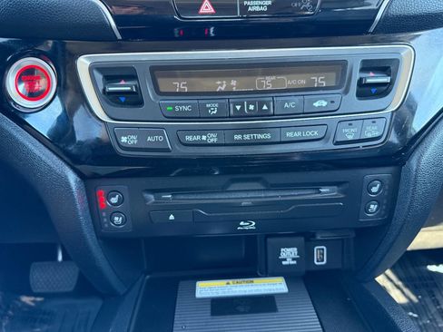 Used 2020 Honda Pilot Elite image 42