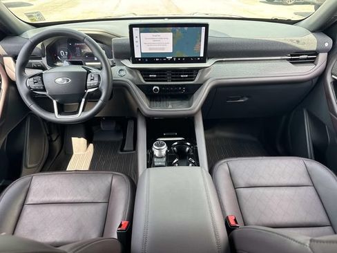 Used 2025 Ford Explorer Platinum RWD image 19