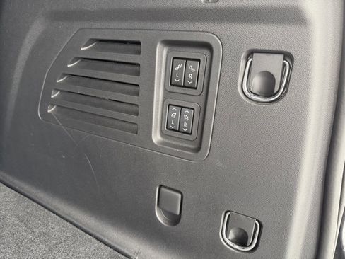 Used 2024 GMC Acadia Denali w/ Super Cruise Package image 22