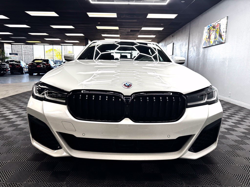 Used 2023 BMW M550i xDrive w/ Executive Package AWD/4WD image 4