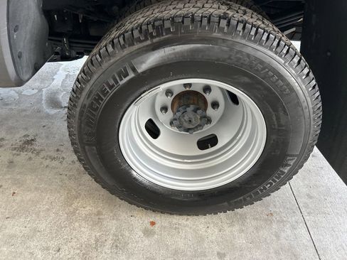 Used 2024 Ford F350 XLT image 11