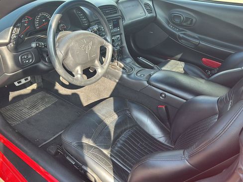 Used 2004 Chevrolet Corvette Convertible w/ Preferred Equipment Group RWD image 10
