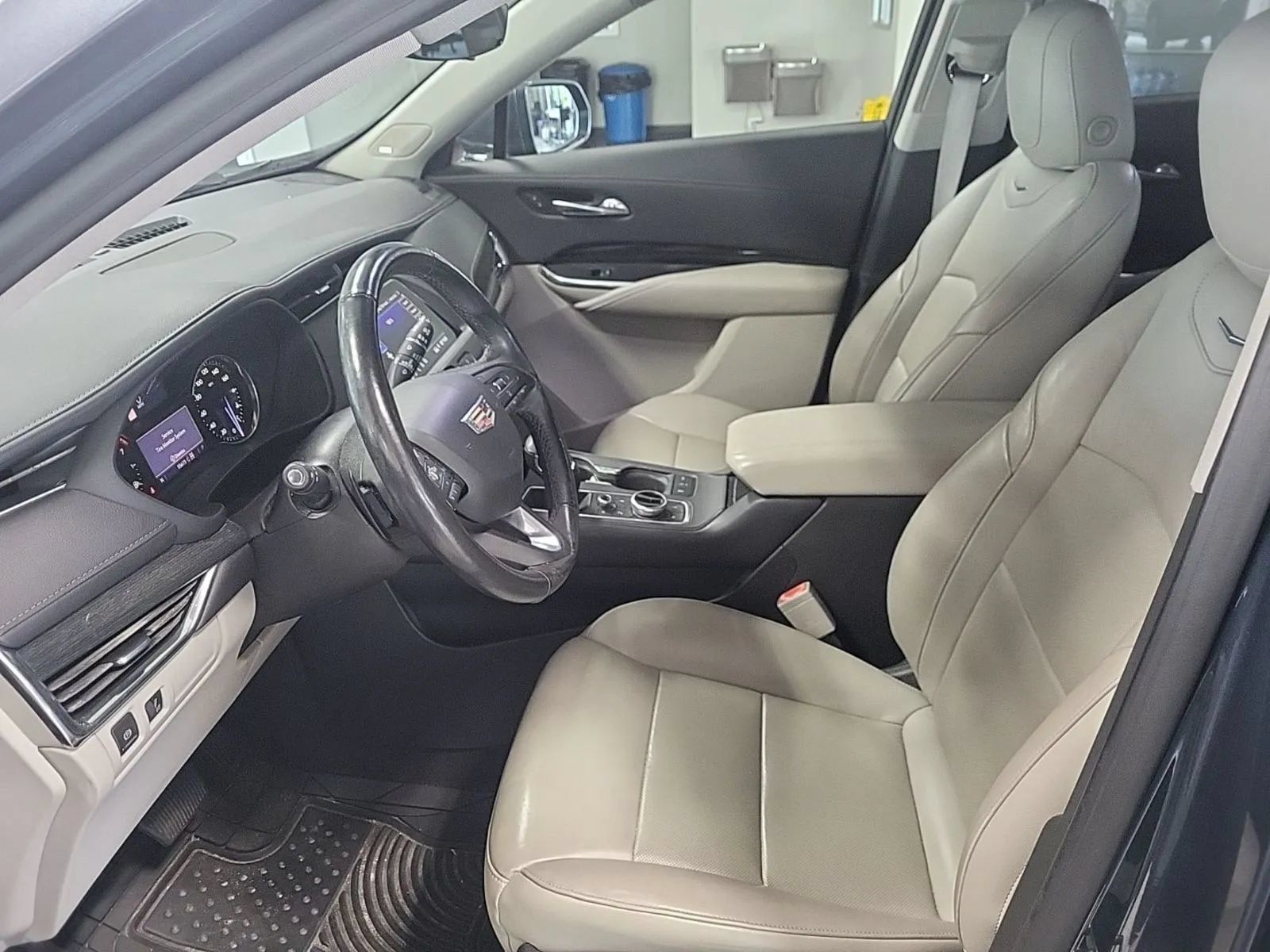 Used 2019 Cadillac XT4 Premium Luxury w/ Enhanced Visibility Package AWD/4WD image 12
