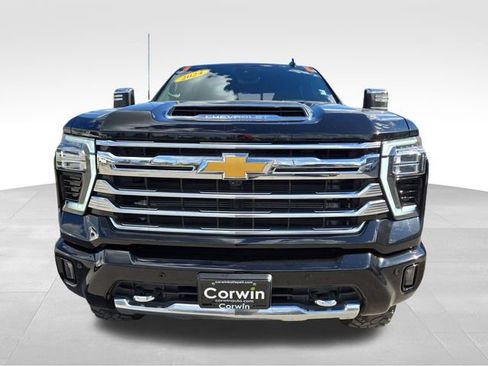 Used 2024 Chevrolet Silverado 2500 High Country w/ Technology Package AWD/4WD image 4
