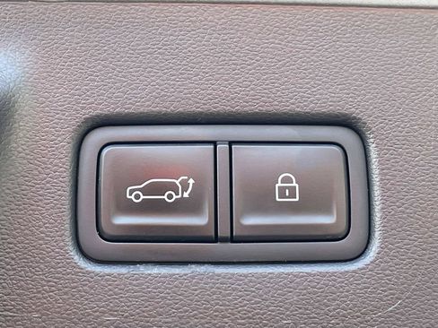 Used 2025 Hyundai Santa Fe SEL FWD image 12