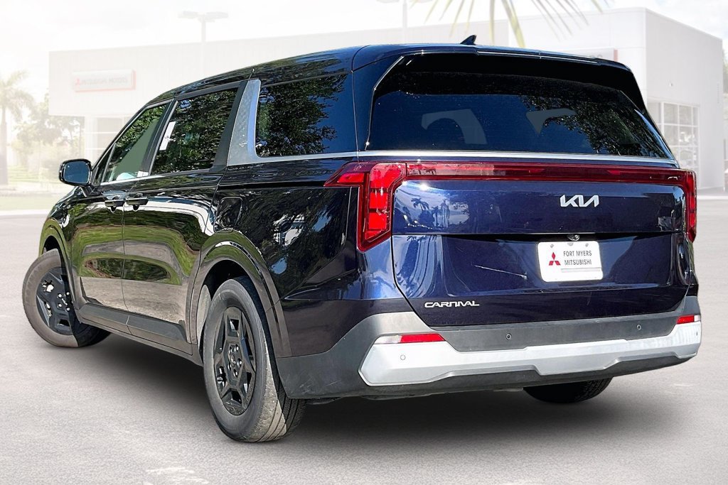 Used 2026 Kia Carnival FWD image 28