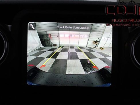 Used 2023 Jeep Gladiator Rubicon w/ Cold Weather Group image 28