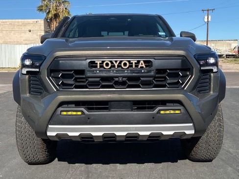 Used 2024 Toyota Tacoma Trailhunter image 3