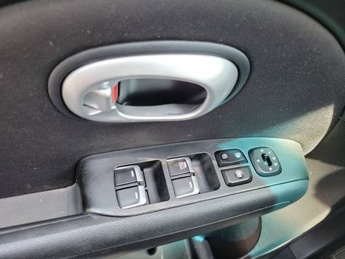 Used 2018 Kia Soul FWD image 8