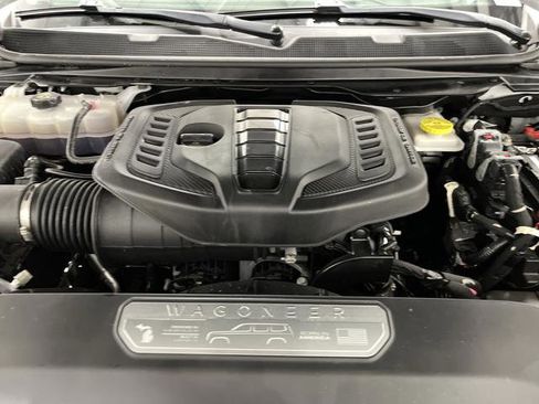 Used 2024 Jeep Wagoneer L 4WD w/ Premium Group I image 42