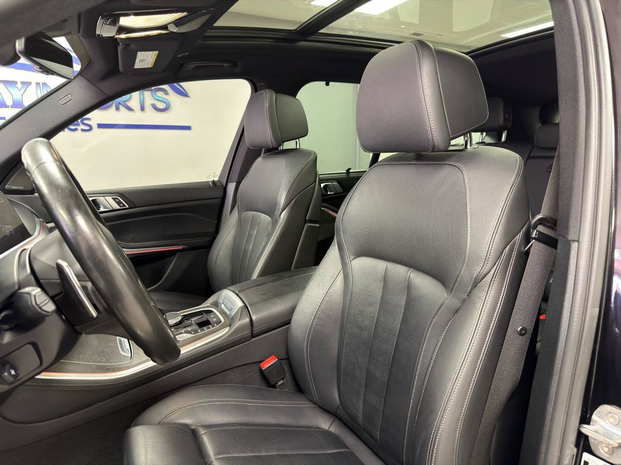 Used 2020 BMW X5 M50i AWD/4WD image 11