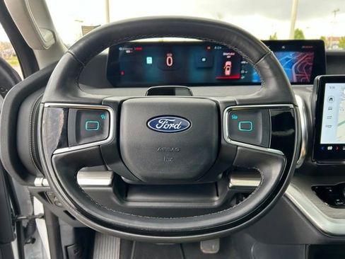Used 2025 Ford Expedition Max Platinum AWD/4WD image 12