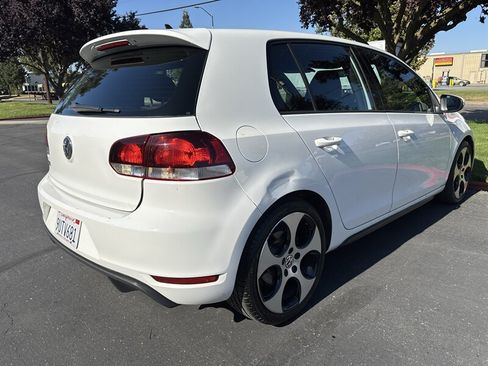 Used 2012 Volkswagen Golf 4-Door FWD image 11
