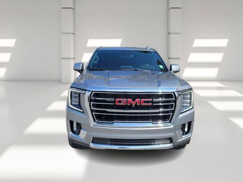 Used 2023 GMC Yukon SLT w/ SLT Luxury Package image 2