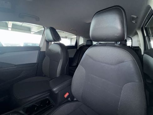 Certified 2022 Volkswagen Taos SE FWD image 14
