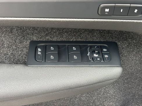 Used 2023 Volvo C40 P8 Recharge Ultimate AWD/4WD image 12