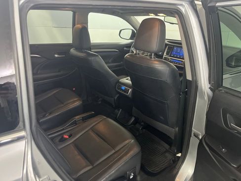 Used 2015 Toyota Highlander Limited Platinum image 24