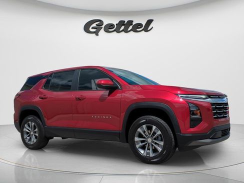 Used 2025 Chevrolet Equinox LT image 2