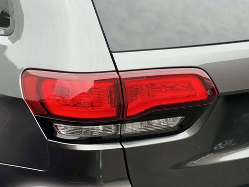 Used 2019 Jeep Grand Cherokee Altitude image 7