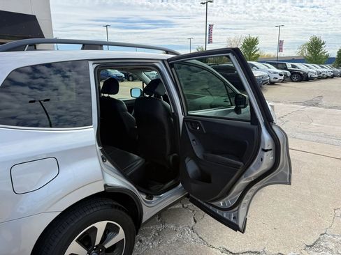 Used 2017 Subaru Forester 2.5i Limited w/ Popular Package #2 AWD/4WD image 23