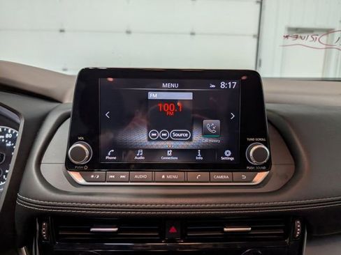 Used 2023 Nissan Rogue SV w/ SV Premium Package image 21