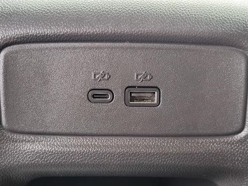 Used 2024 Chevrolet Trax LT w/ LT Convenience Package FWD image 13