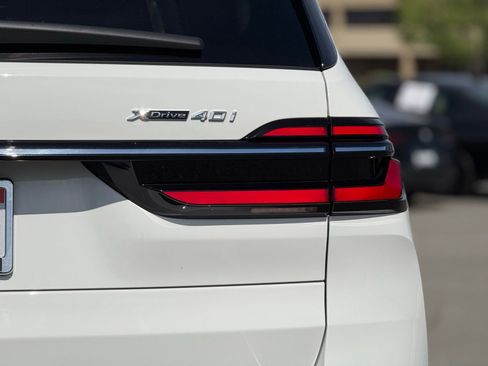 Used 2026 BMW X7 xDrive40i image 13