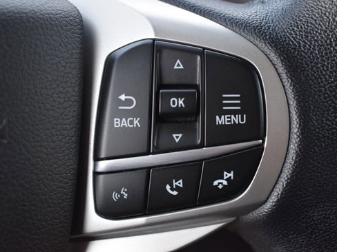Used 2021 Ford Explorer XLT w/ Equipment Group 202A AWD/4WD image 7