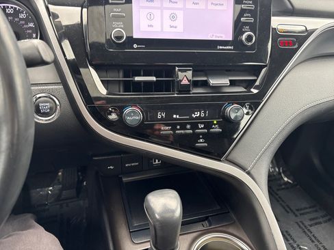 Used 2023 Toyota Camry SE w/ Convenience Package image 17