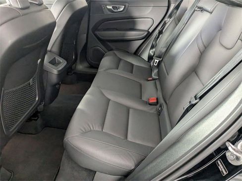 Used 2025 Volvo XC60 B5 Plus image 26