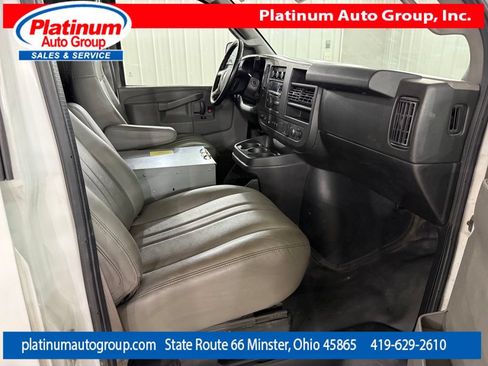 Used 2019 Chevrolet Express 3500 Extended w/ Driver Convenience Package RWD image 30