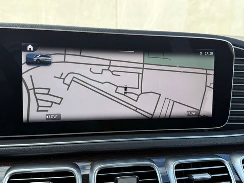 Used 2025 Mercedes-Benz GLE 450e 4MATIC image 11