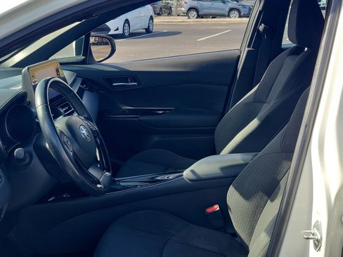 Used 2019 Toyota C-HR XLE FWD image 21