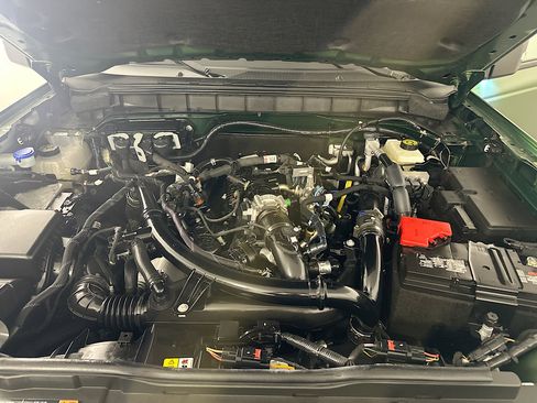 Used 2023 Ford Bronco Badlands image 32