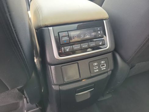 Used 2023 Subaru Ascent Limited w/ Technology Package AWD/4WD image 13