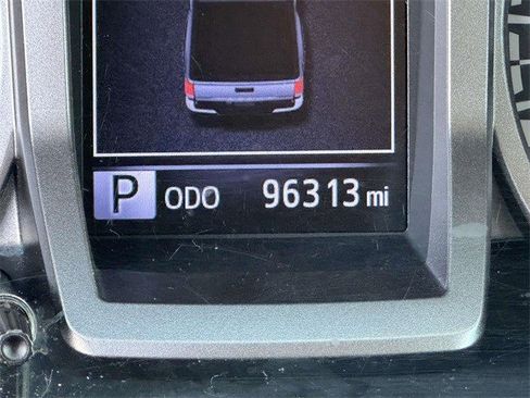 Used 2016 Toyota Tacoma SR5 image 24