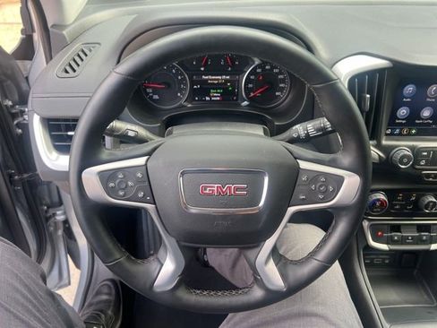 Used 2024 GMC Terrain SLT FWD image 8