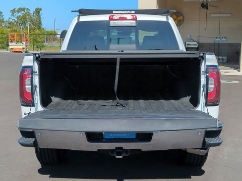 Used 2018 GMC Sierra 1500 SLT image 12