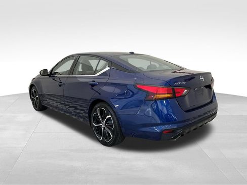 Used 2024 Nissan Altima 2.5 SR FWD image 3