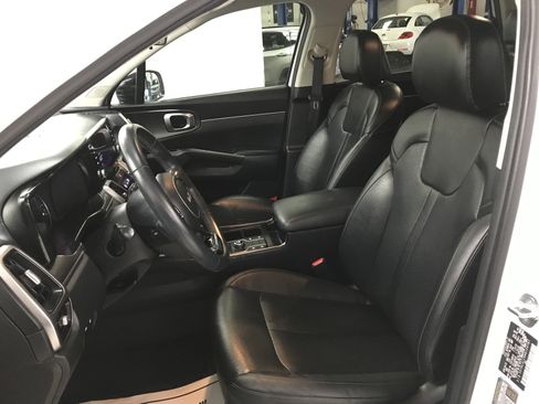 Used 2022 Kia Sorento S FWD image 9