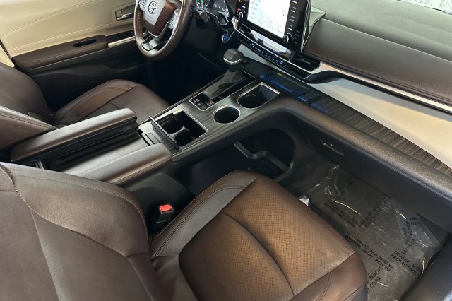 Certified 2023 Toyota Sienna Platinum AWD/4WD image 21
