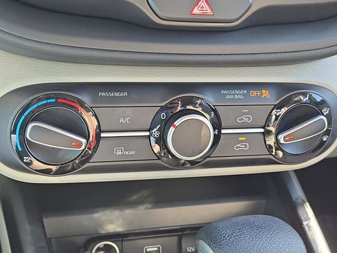 Certified 2022 Kia Soul LX w/ Technology Package image 24