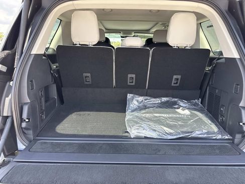 New 2026 Lincoln Navigator Reserve AWD/4WD image 12