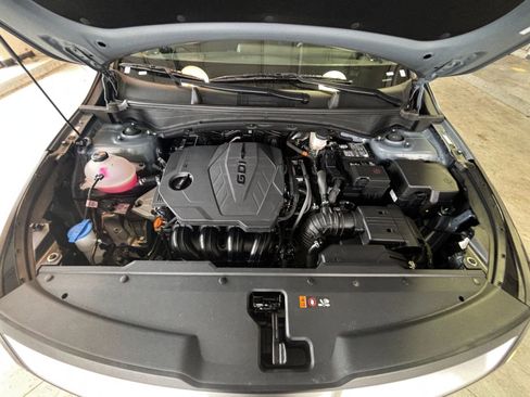 Used 2025 Kia Sportage LX image 36