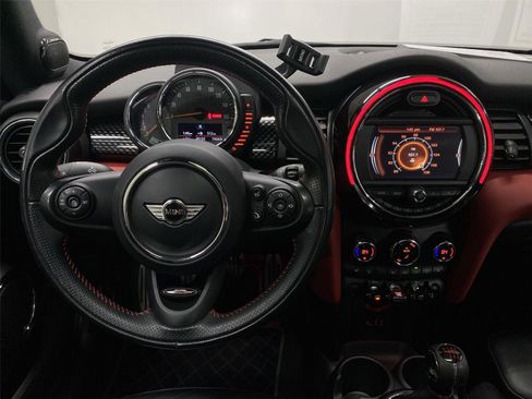 Used 2017 MINI Cooper S image 30