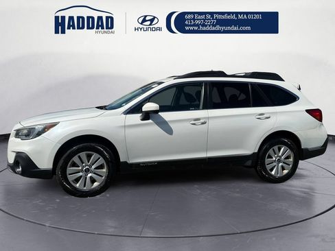 Used 2019 Subaru Outback 2.5i Premium AWD/4WD image 2