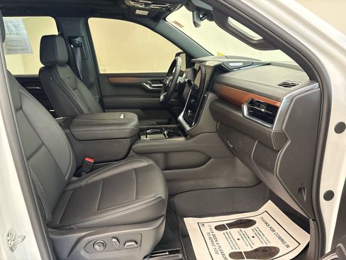 Used 2026 GMC Yukon Denali w/ Sun & Power Step Package AWD/4WD image 20